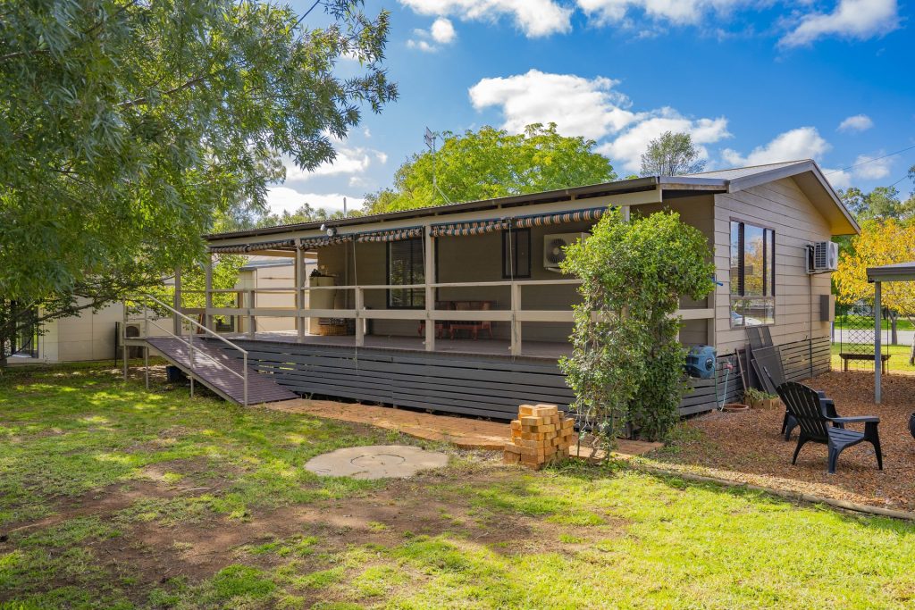 10 Deakin Street, Beckom NSW 2665 - photo 33