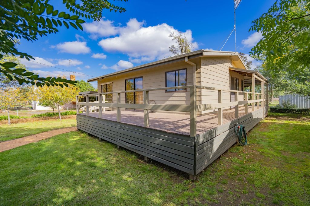 10 Deakin Street, Beckom NSW 2665 - photo 35