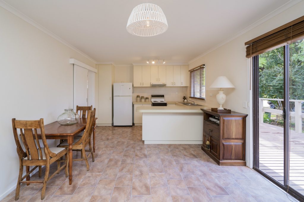 10 Deakin Street, Beckom NSW 2665 - photo 5