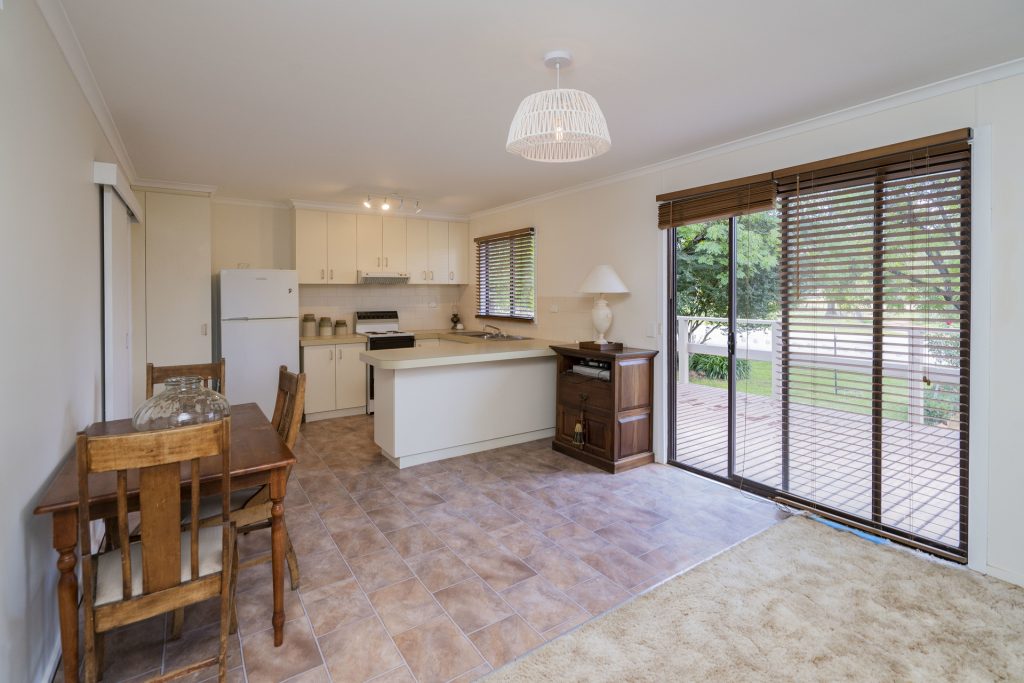 10 Deakin Street, Beckom NSW 2665 - photo 6
