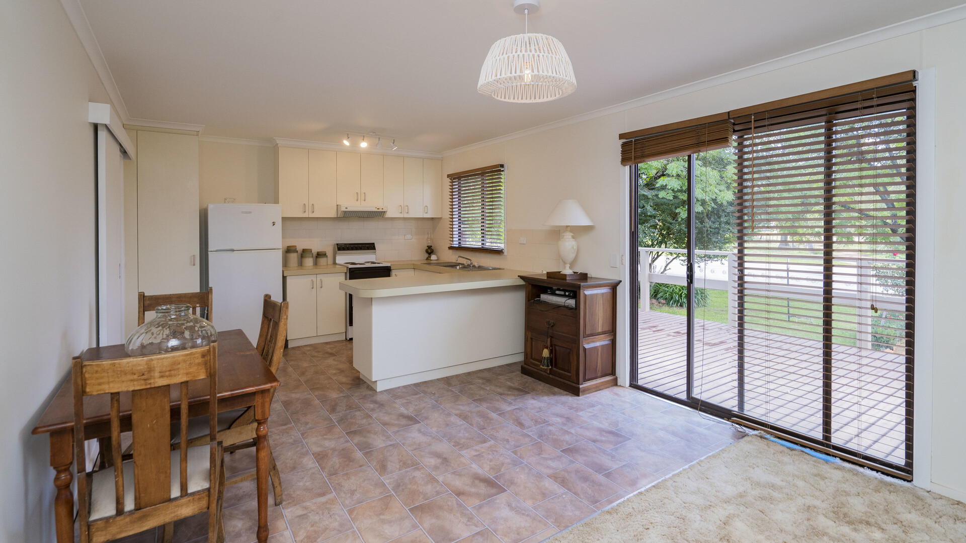 10 Deakin Street, Beckom NSW 2665 - photo 6