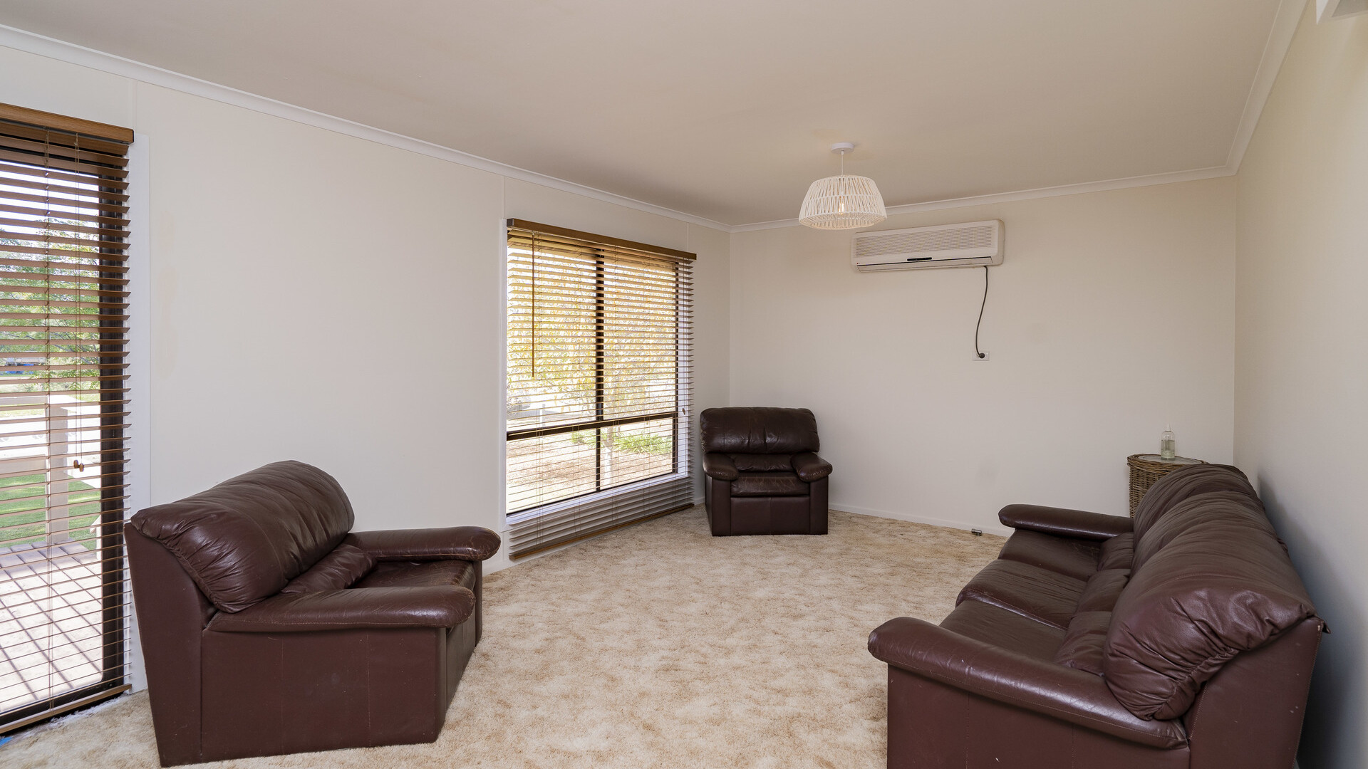 10 Deakin Street, Beckom NSW 2665 - photo 9