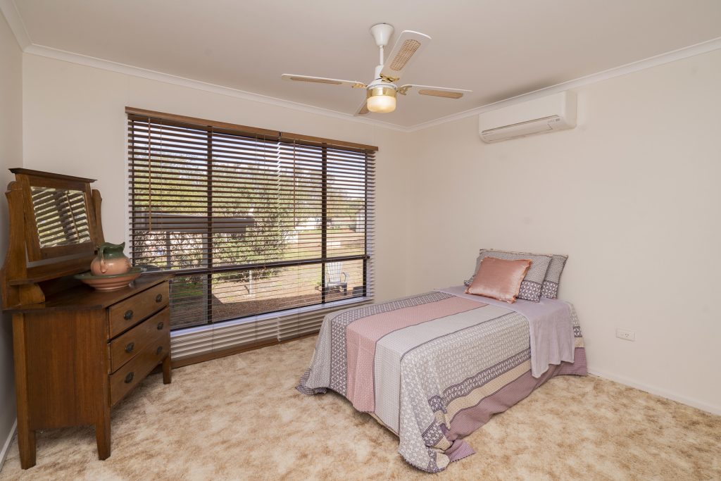 10 Deakin Street, Beckom NSW 2665 - photo 10