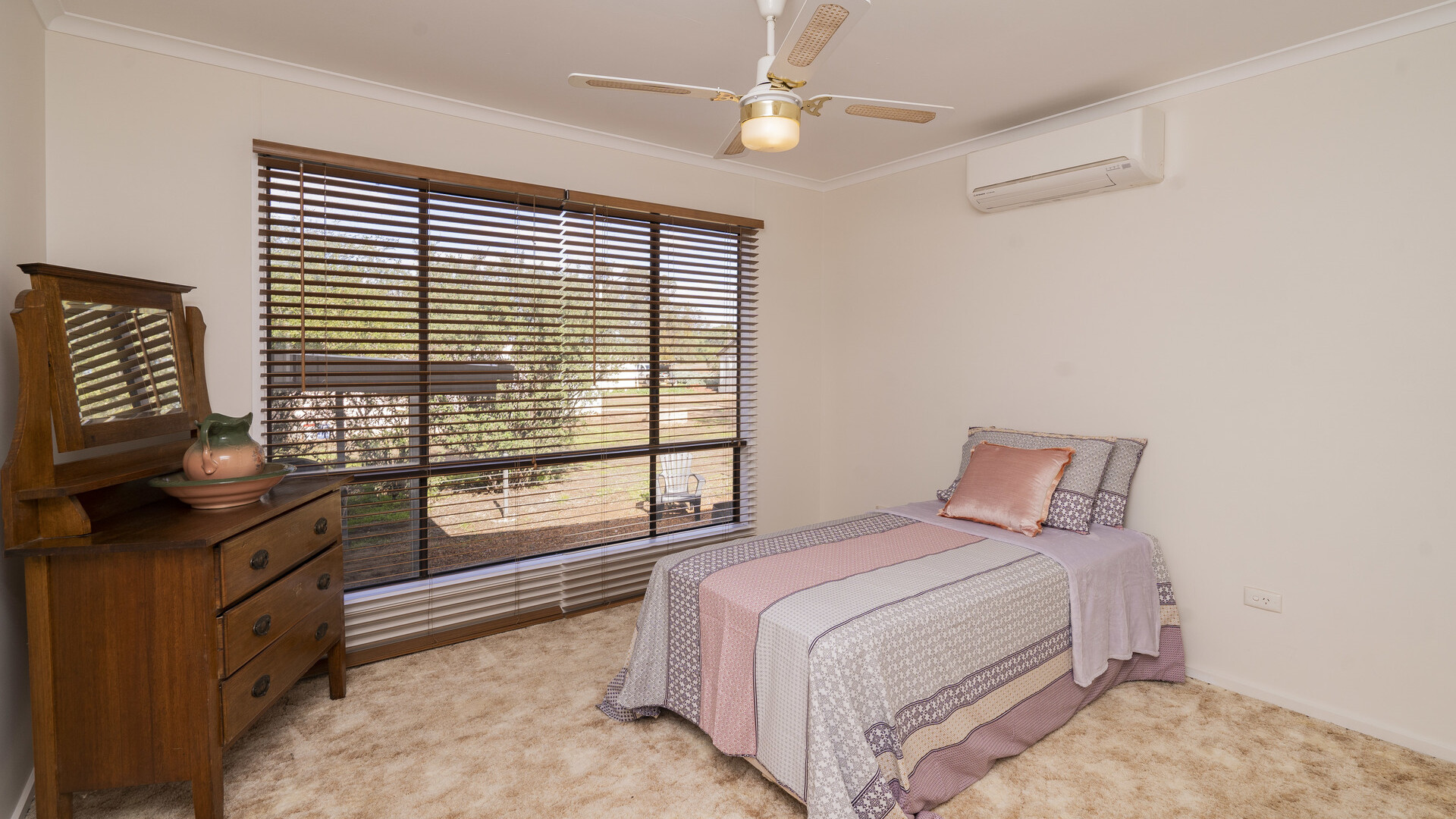 10 Deakin Street, Beckom NSW 2665 - photo 10