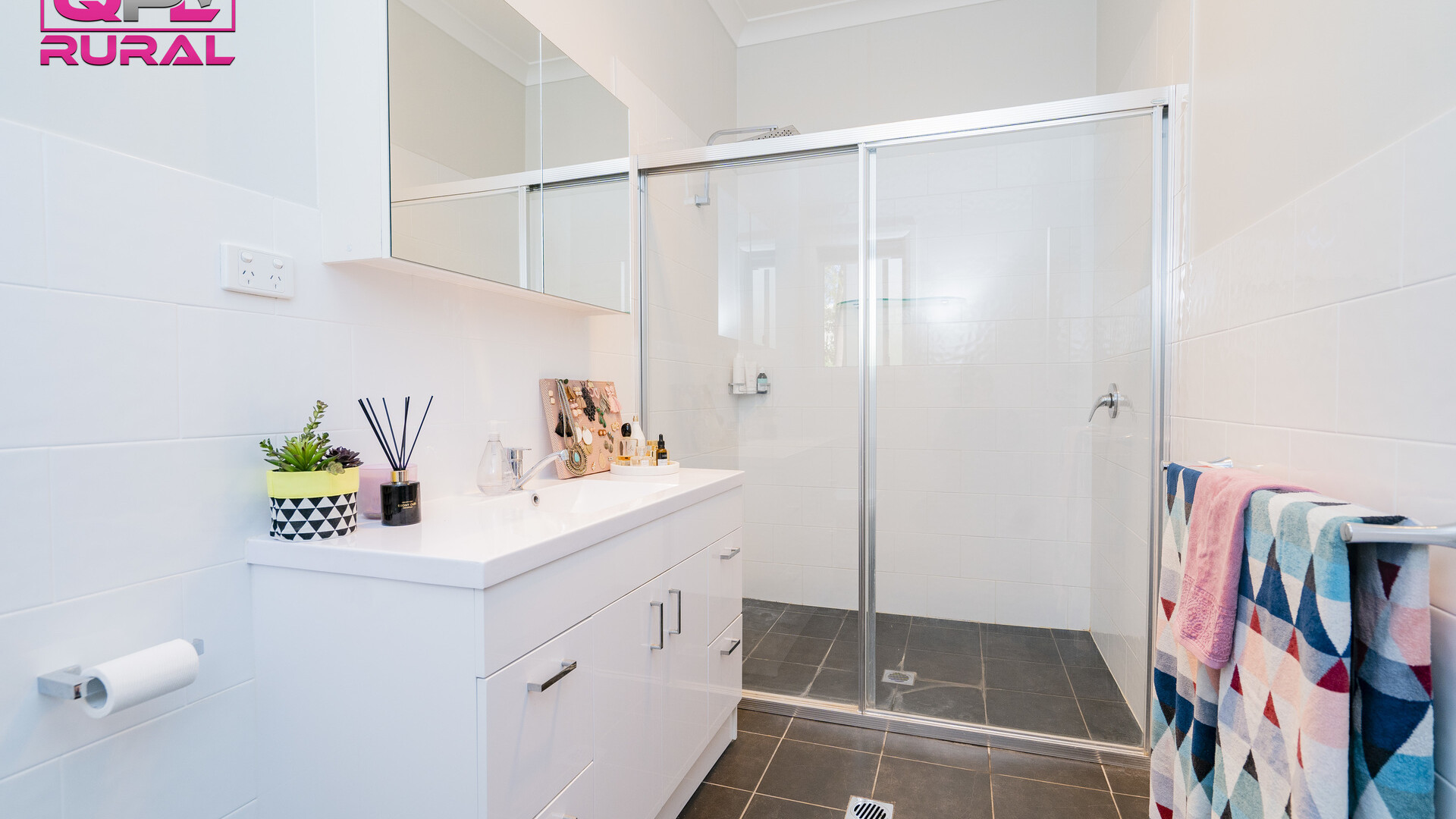 125 Kitchener Road, Temora NSW 2666 - photo 11