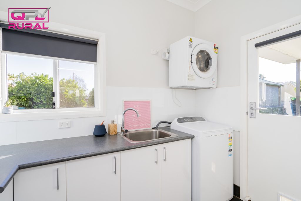 125 Kitchener Road, Temora NSW 2666 - photo 17