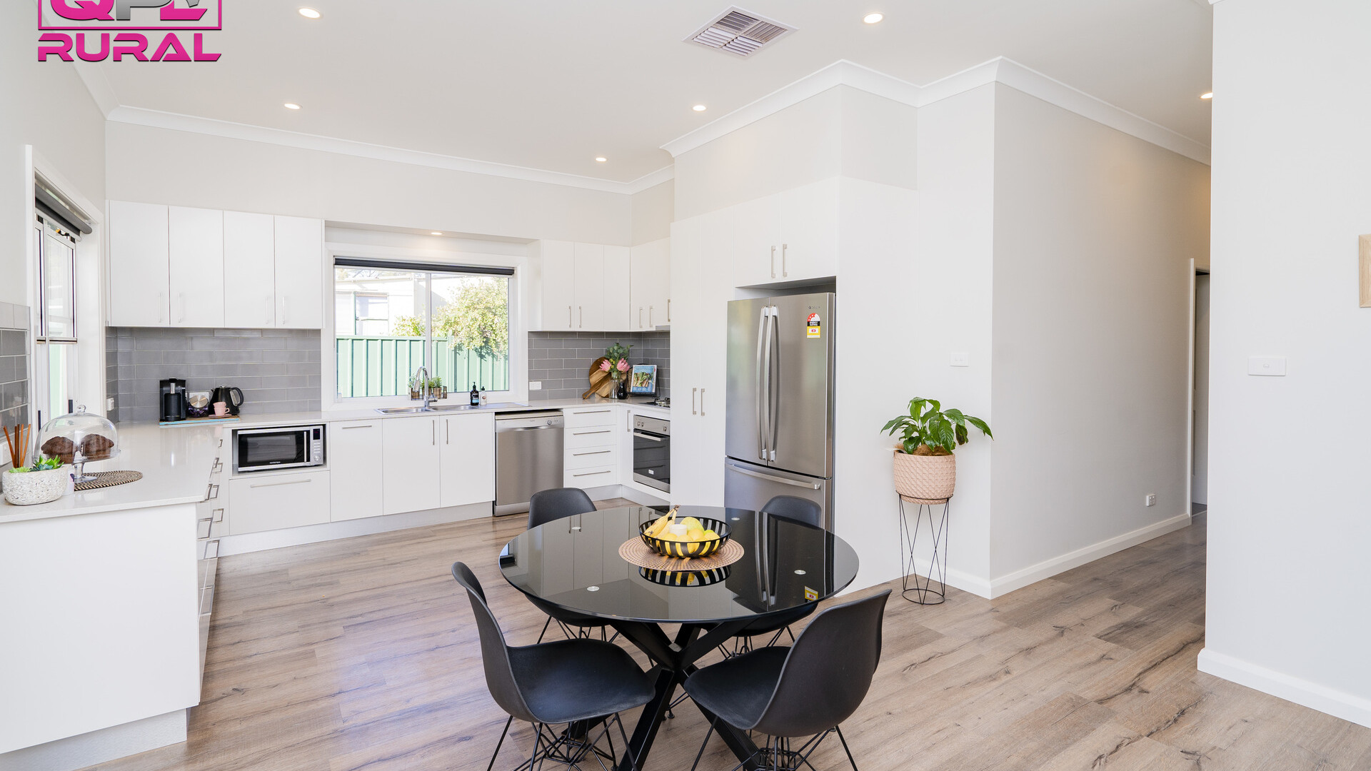 125 Kitchener Road, Temora NSW 2666 - photo 4