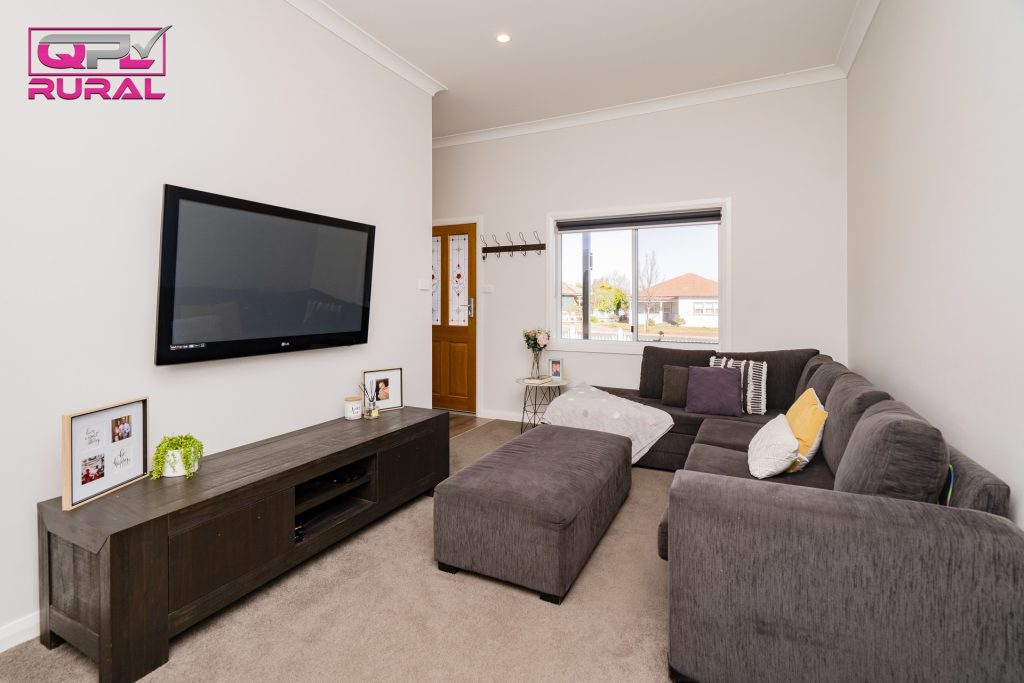125 Kitchener Road, Temora NSW 2666 - photo 8