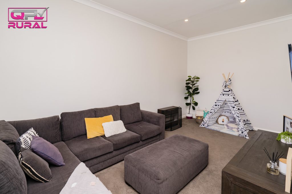 125 Kitchener Road, Temora NSW 2666 - photo 9