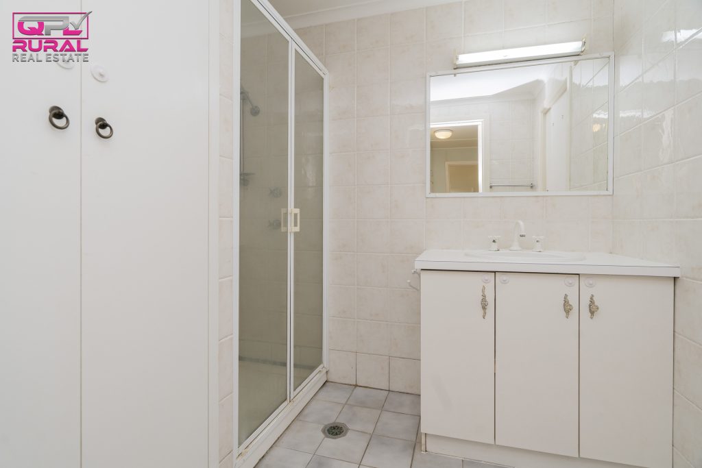 27 Roslyn Street, Narrandera NSW 2700 - photo 12