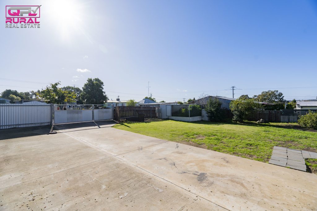 27 Roslyn Street, Narrandera NSW 2700 - photo 14