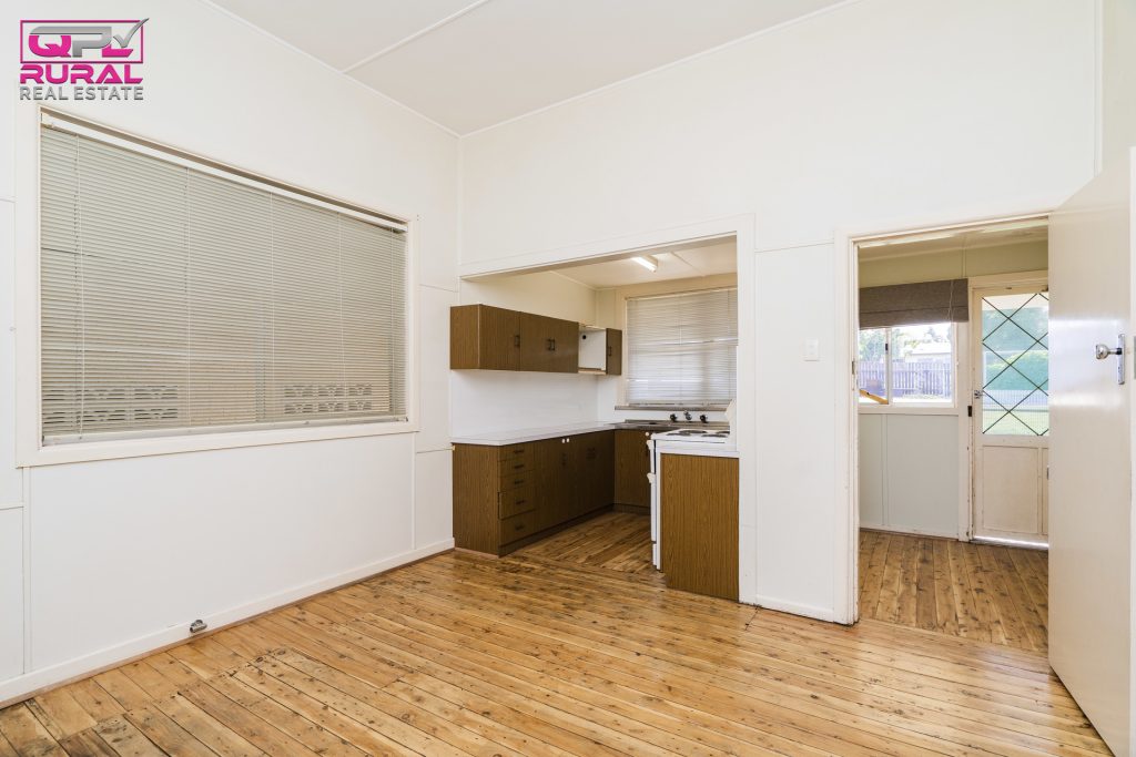 27 Roslyn Street, Narrandera NSW 2700 - photo 6