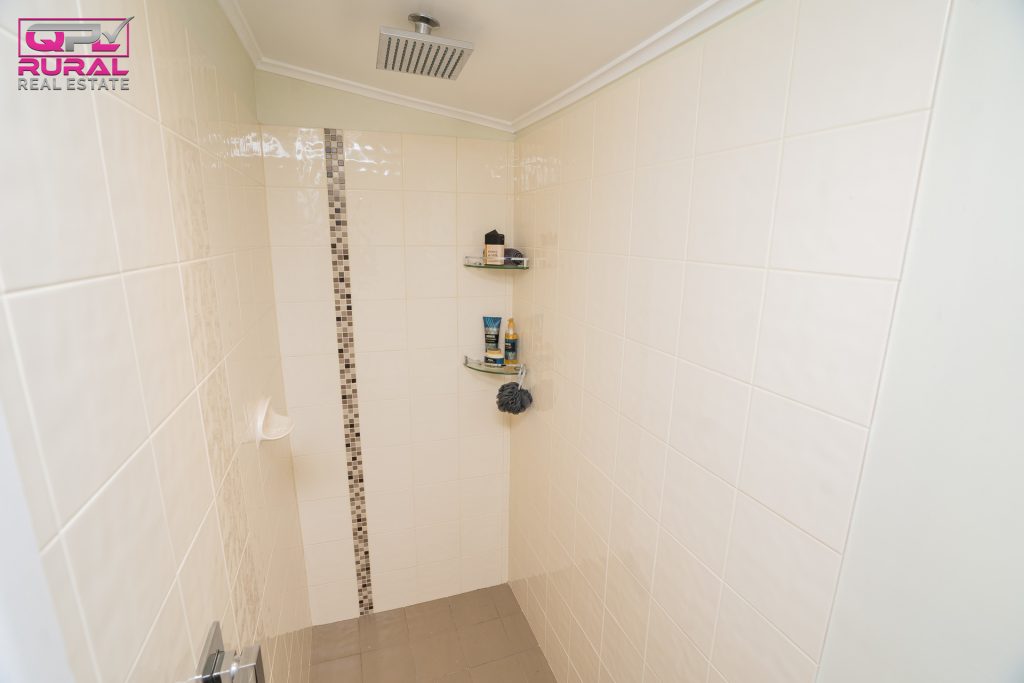 5 Cherry Avenue, Leeton NSW 2705 - photo 12
