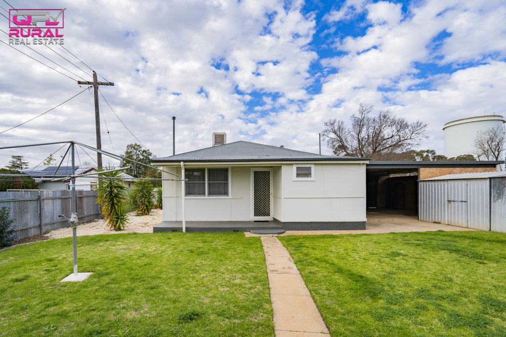 5 Cherry Avenue, Leeton NSW 2705 - photo 16