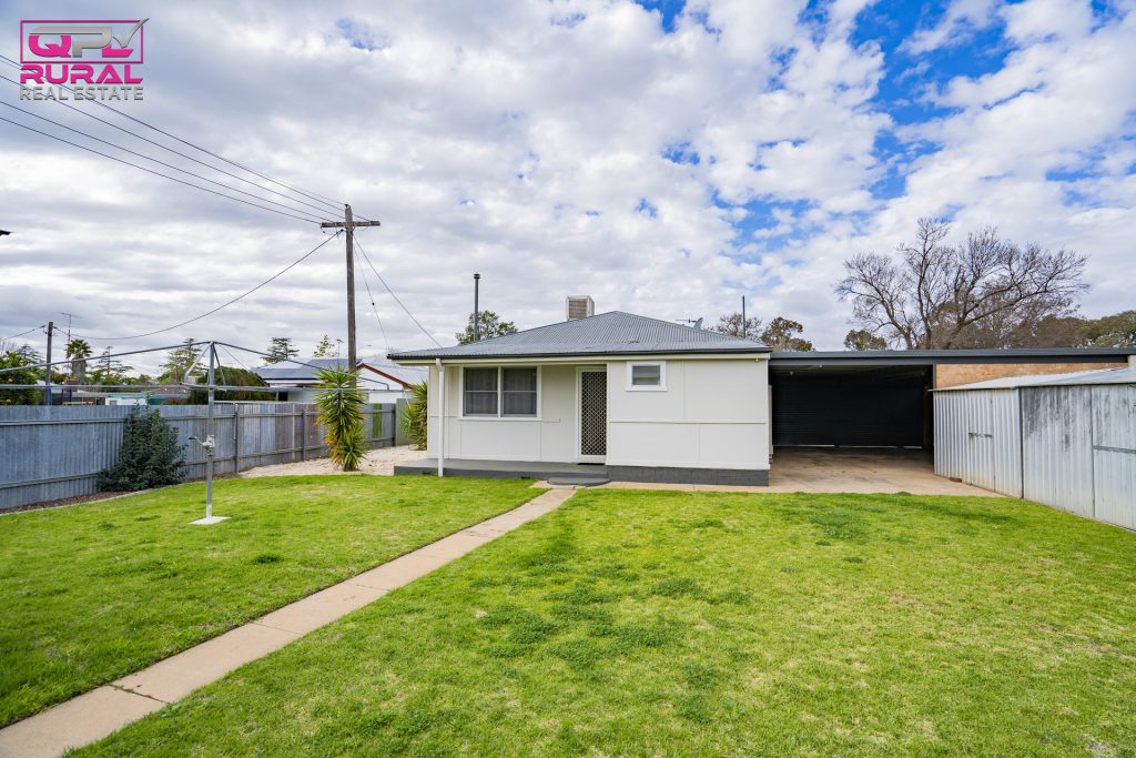 5 Cherry Avenue, Leeton NSW 2705 - photo 17