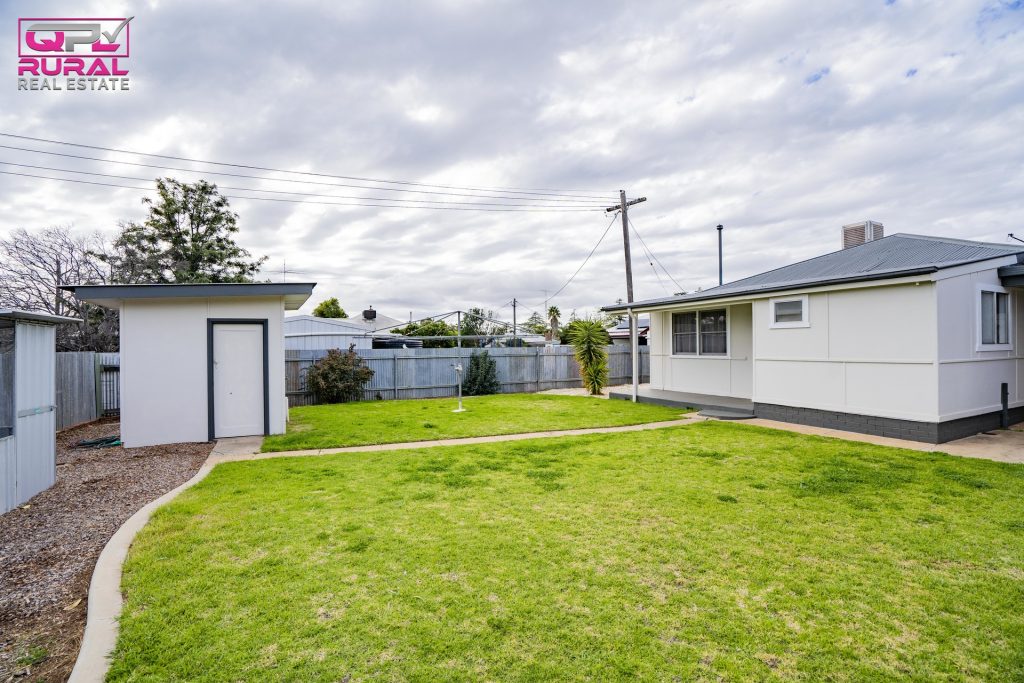 5 Cherry Avenue, Leeton NSW 2705 - photo 18