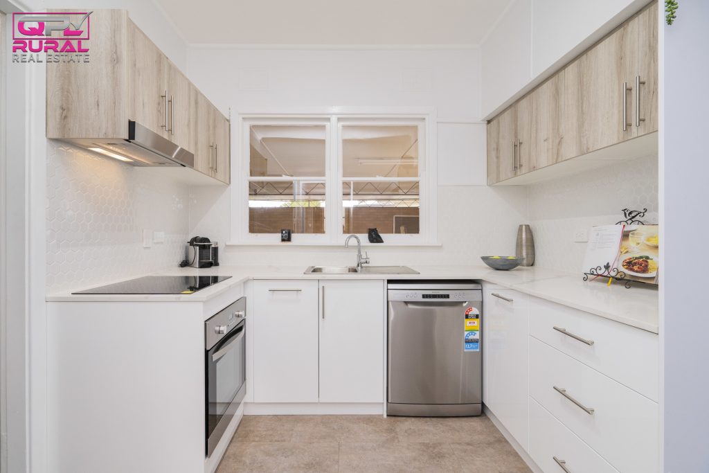5 Cherry Avenue, Leeton NSW 2705 - photo 4