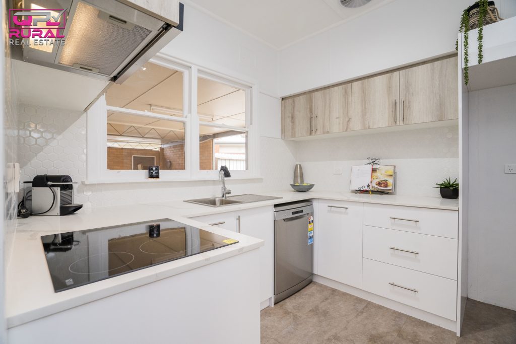 5 Cherry Avenue, Leeton NSW 2705 - photo 5