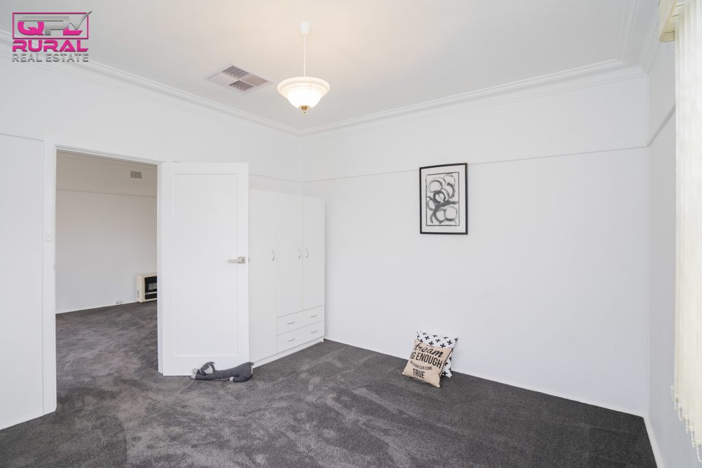 5 Cherry Avenue, Leeton NSW 2705 - photo 8