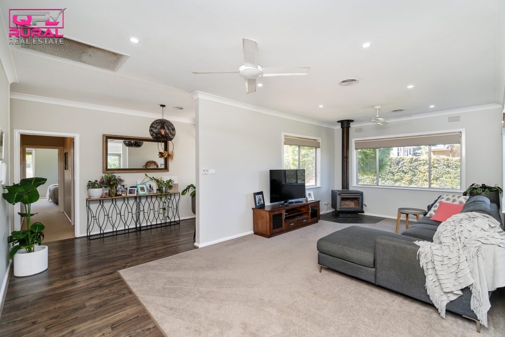 62 Haig Street, Temora NSW 2666 - photo 3