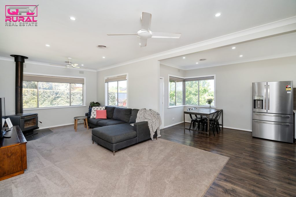 62 Haig Street, Temora NSW 2666 - photo 4