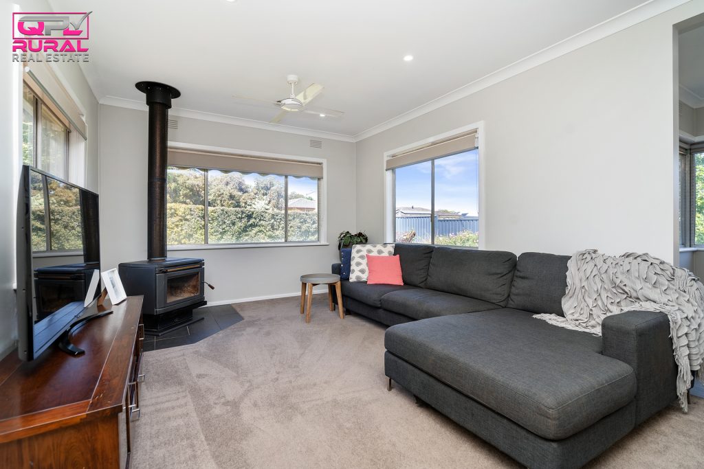 62 Haig Street, Temora NSW 2666 - photo 5