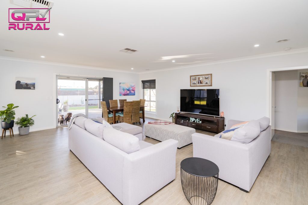 23 Britannia Street, Temora NSW 2666 - photo 10