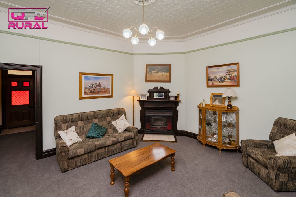 141 Loftus Street, Temora NSW 2666 - photo 3