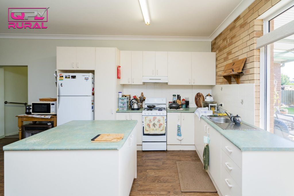 141 Loftus Street, Temora NSW 2666 - photo 4