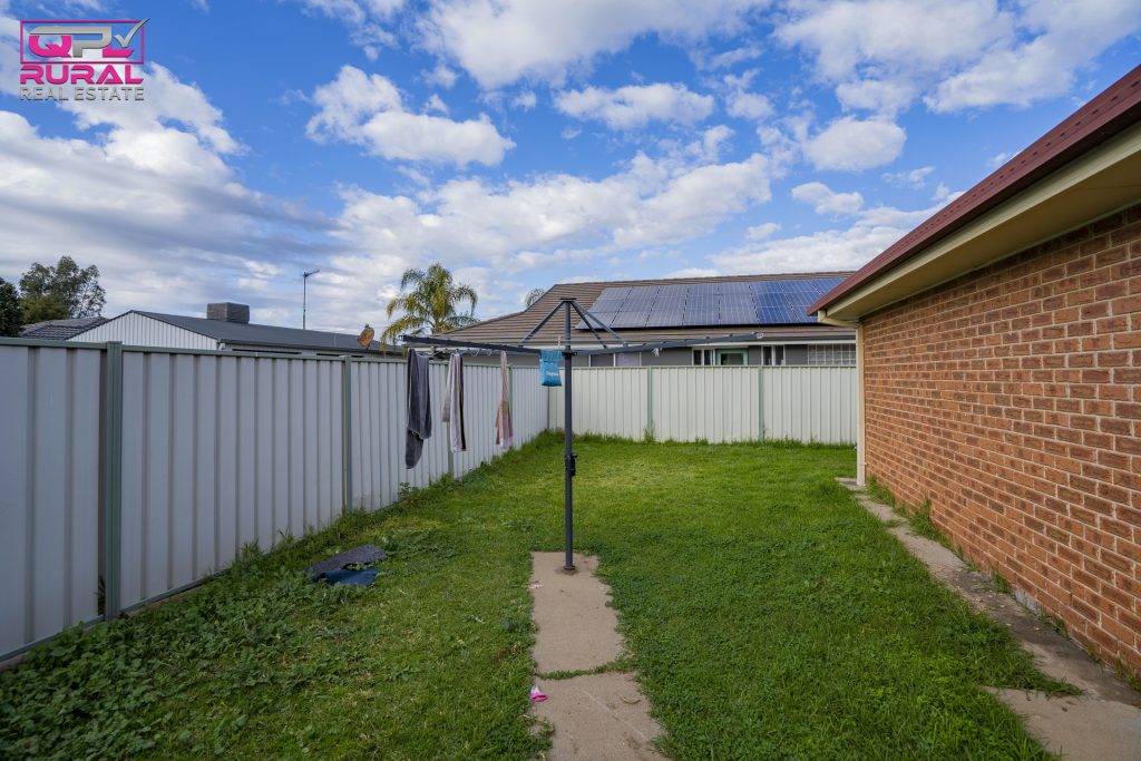 2/13 Boronia Road, Leeton NSW 2705 - photo 11