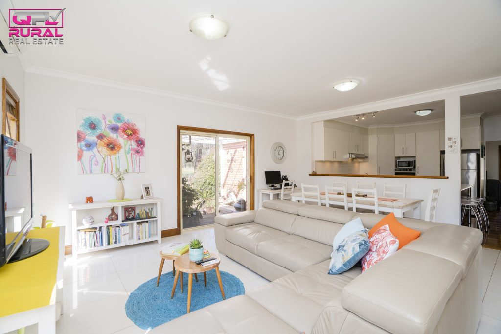 142 Goldfields Way, Temora NSW 2666 - photo 4