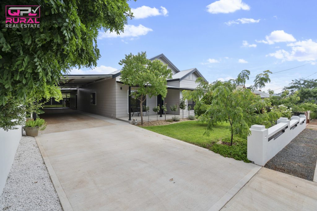 140 Polaris Street, Temora NSW 2666 - photo 2