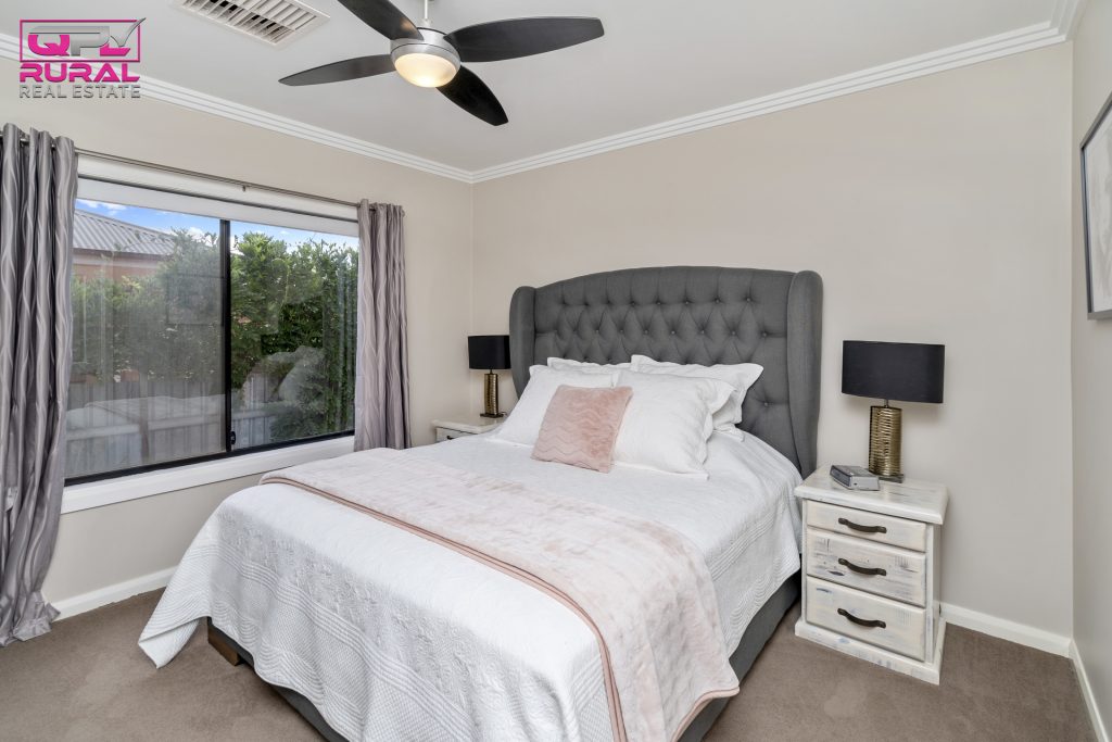 140 Polaris Street, Temora NSW 2666 - photo 11