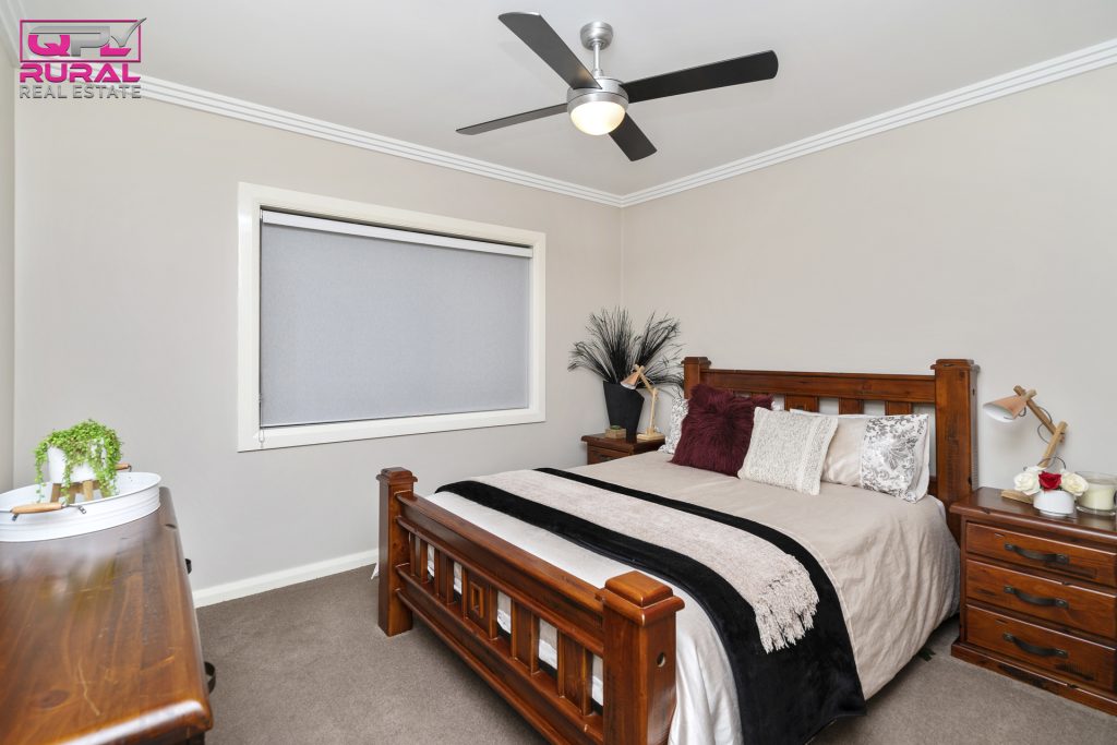 140 Polaris Street, Temora NSW 2666 - photo 16