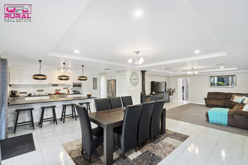 140 Polaris Street, Temora NSW 2666 - photo 3