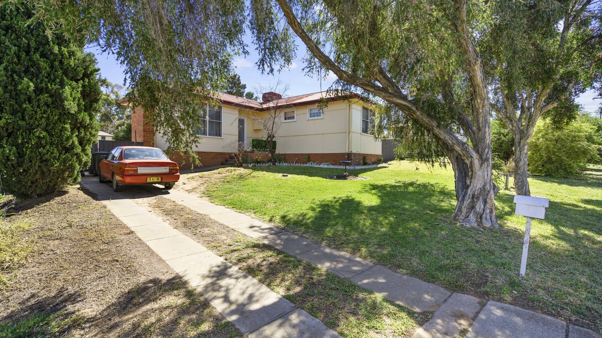9 Flood Street, Narrandera NSW 2700 - photo 2