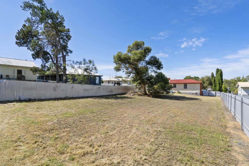 9 Flood Street, Narrandera NSW 2700 - photo 14