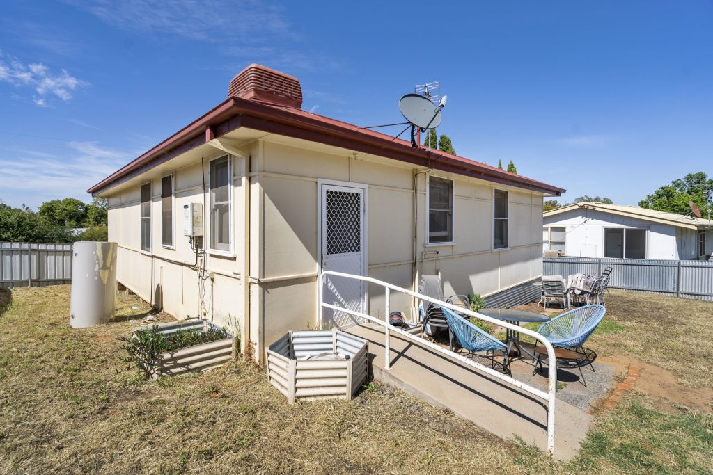 9 Flood Street, Narrandera NSW 2700 - photo 9
