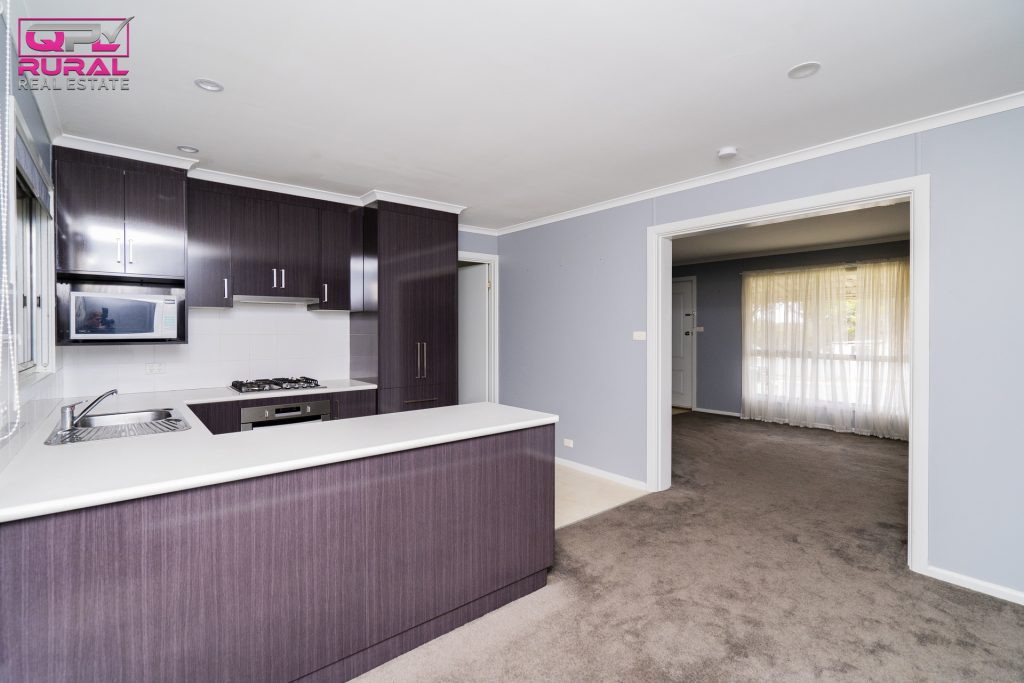 55 Parkes Street, Temora NSW 2666 - photo 4