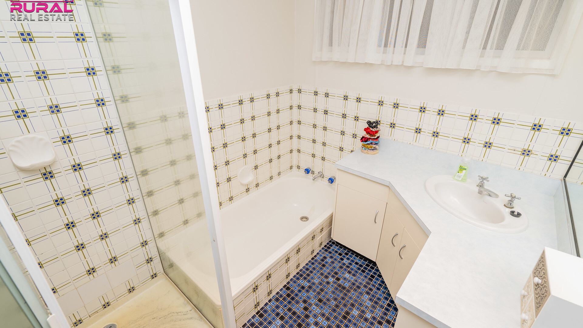 68 Gallipoli Street, Temora NSW 2666 - photo 11