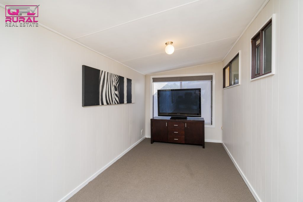 68 Gallipoli Street, Temora NSW 2666 - photo 13