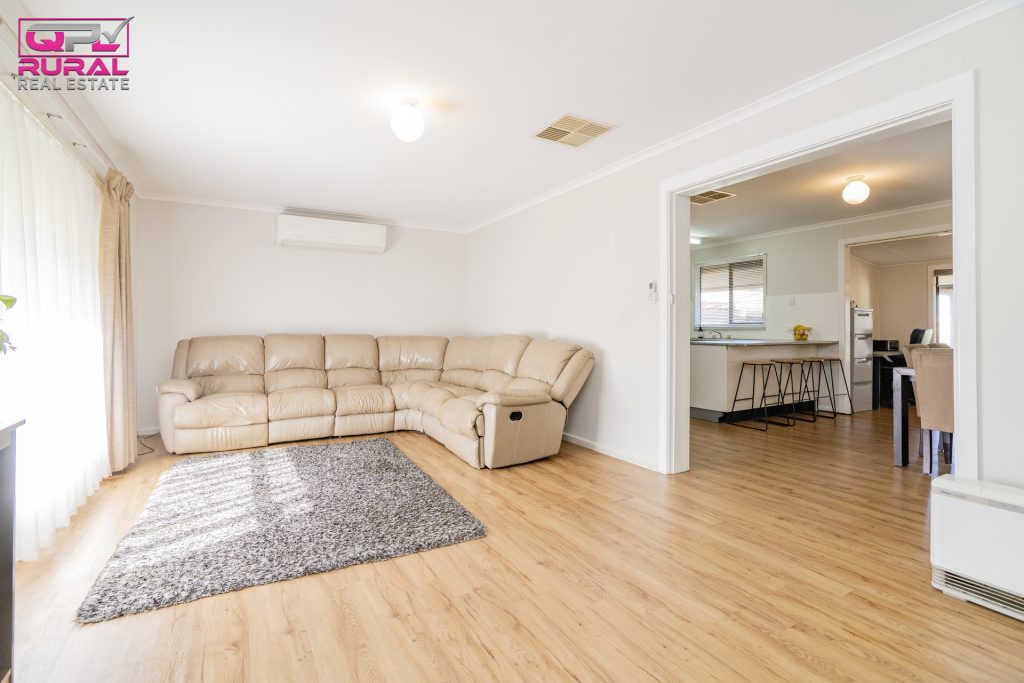 68 Gallipoli Street, Temora NSW 2666 - photo 4