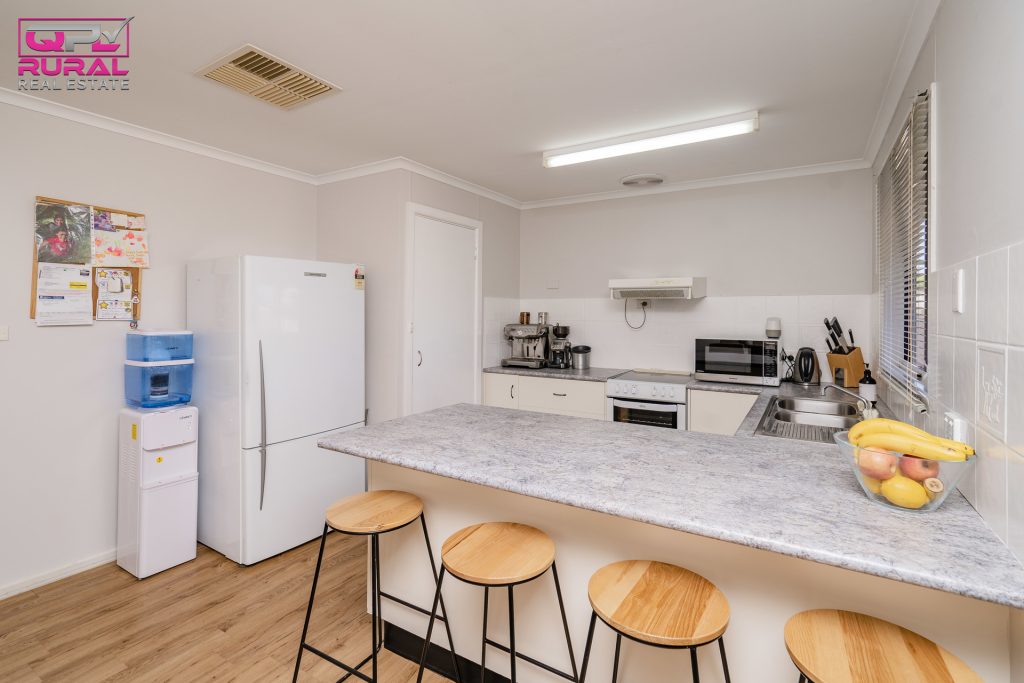 68 Gallipoli Street, Temora NSW 2666 - photo 5