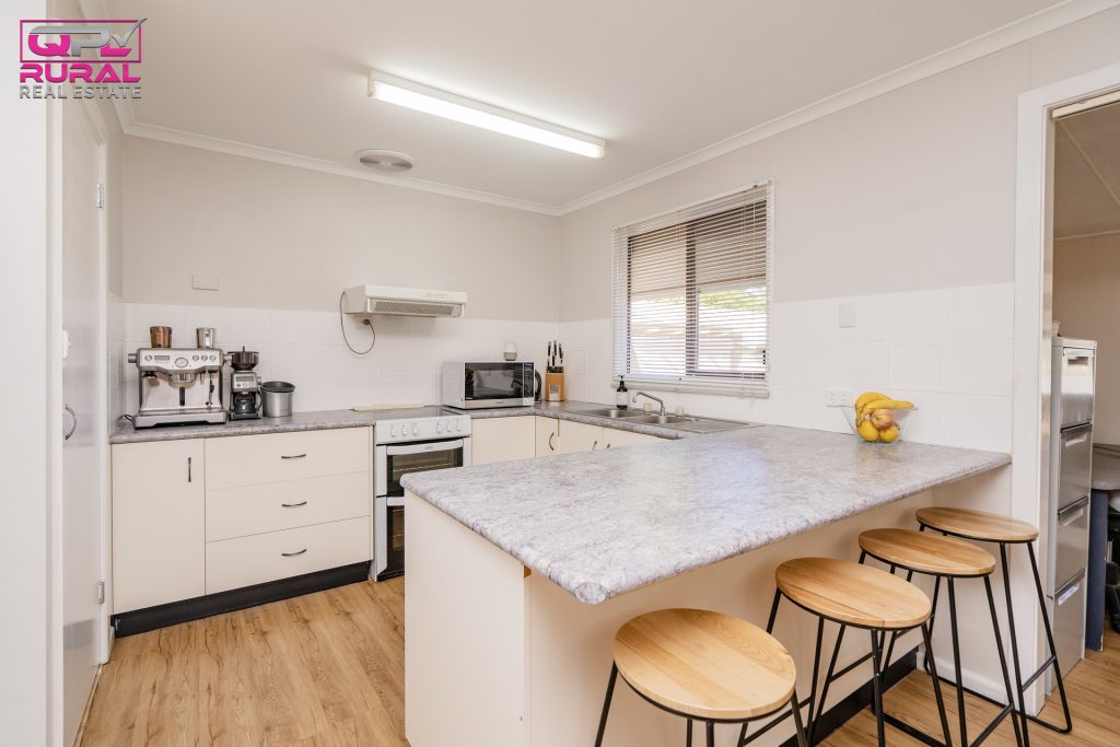 68 Gallipoli Street, Temora NSW 2666 - photo 6