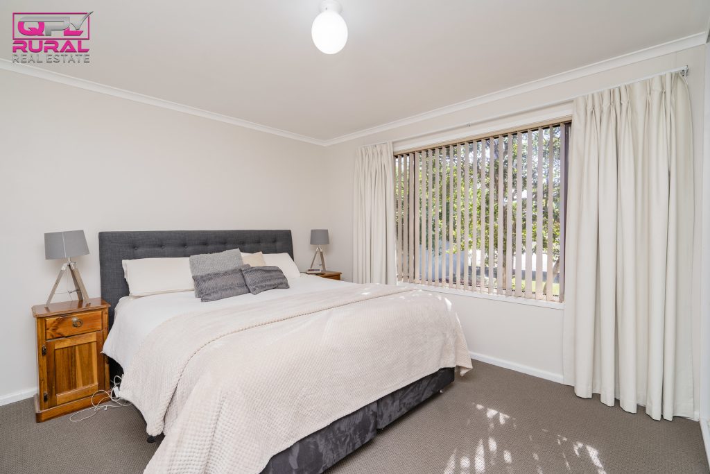 68 Gallipoli Street, Temora NSW 2666 - photo 9