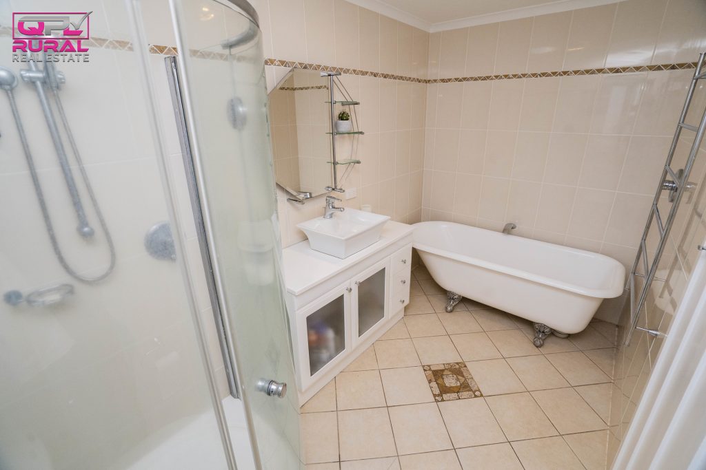 103 De Boos Street, Temora NSW 2666 - photo 16