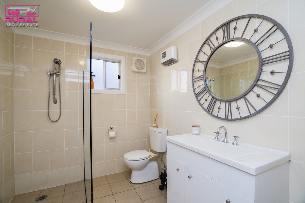 103 De Boos Street, Temora NSW 2666 - photo 6
