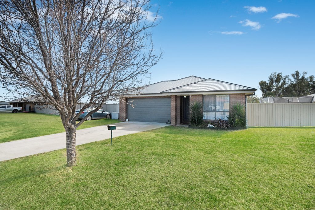 3 Golf Club Drive, Leeton NSW 2705 - McGrath Riverina