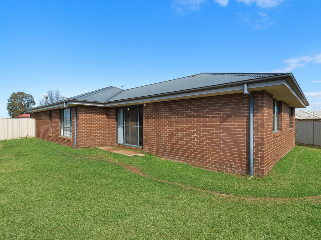 3 Golf Club Drive, Leeton NSW 2705 - photo 15