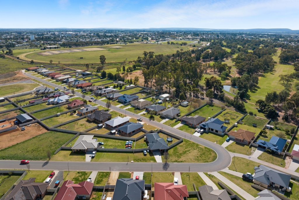 3 Golf Club Drive, Leeton NSW 2705 - photo 3